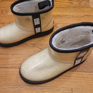 UGG Kids Classic II Short Shearling Lined Boot - Cream